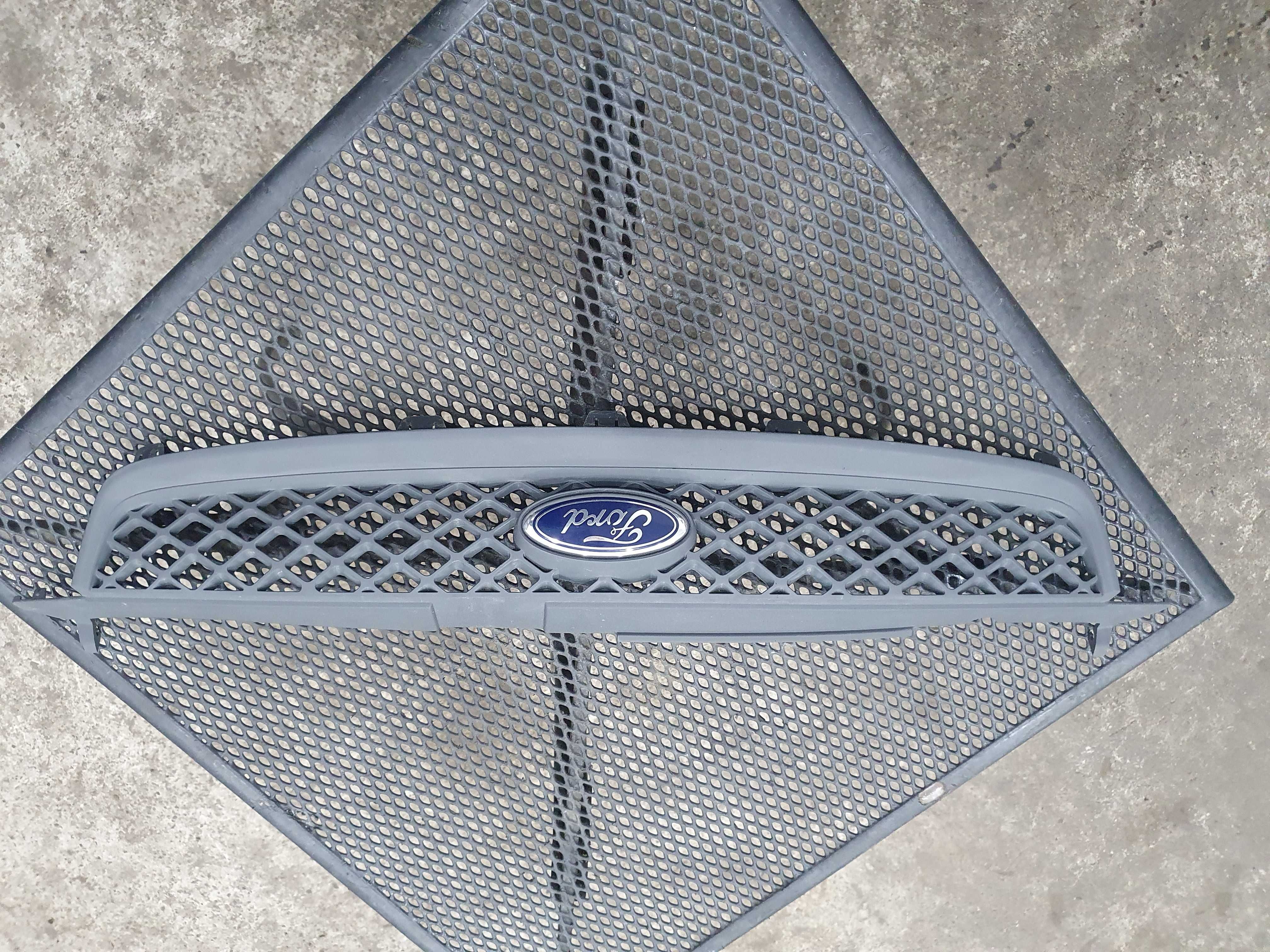 Grill atrapa znaczek Ford Fiesta mk6 lift oryginal