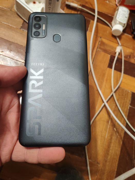 Телефон tecno spark