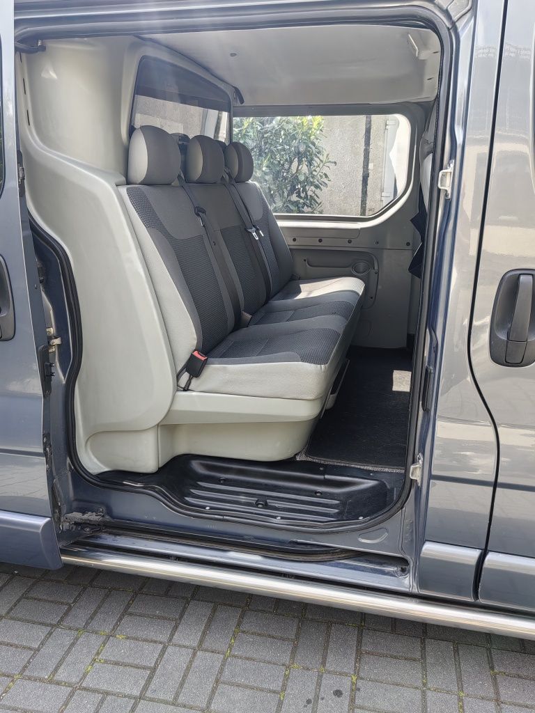 Opel Vivaro 6 osób