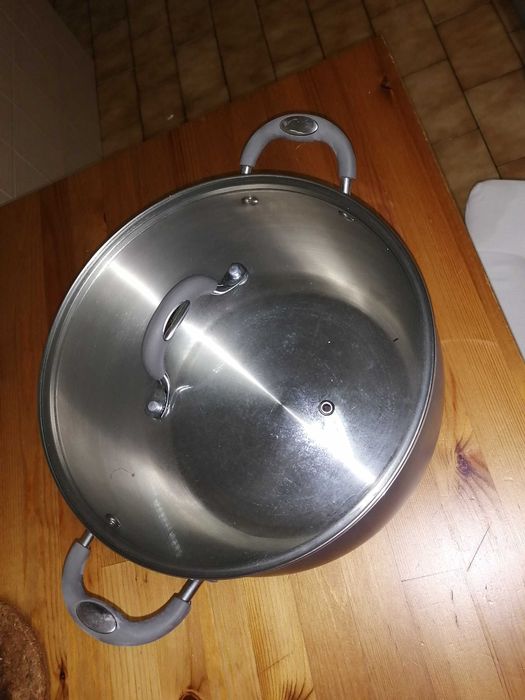 Oportunidade! Panela GRANDE, NOVA e NUNCA USADA!