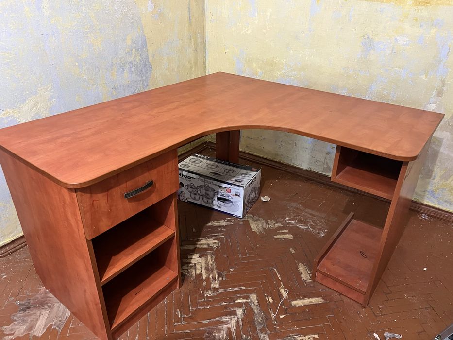 Письмовий стіл б/у