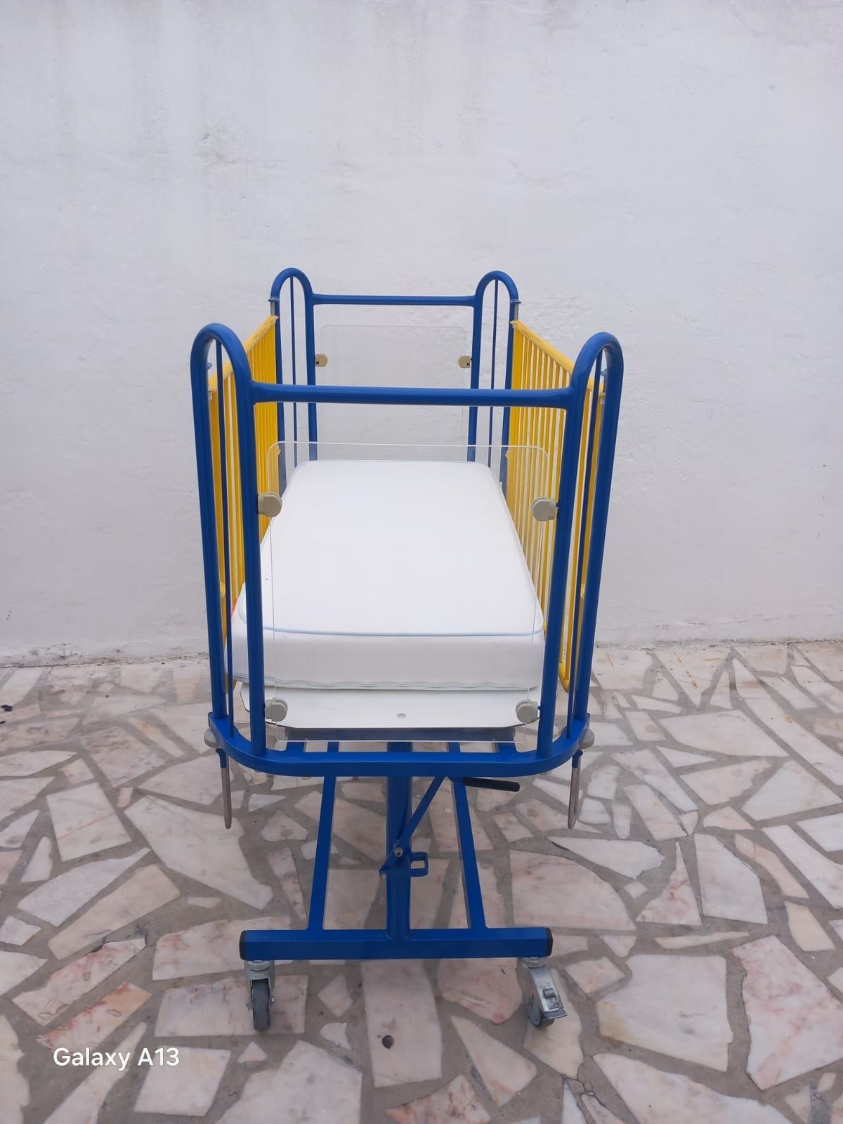 Cama hospitalar pediatrica com colchão
