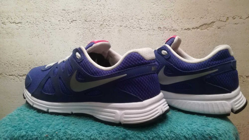 Sneakersy NIKE REVOLUTION 2 GS r.36,5 stan bardzo dobry