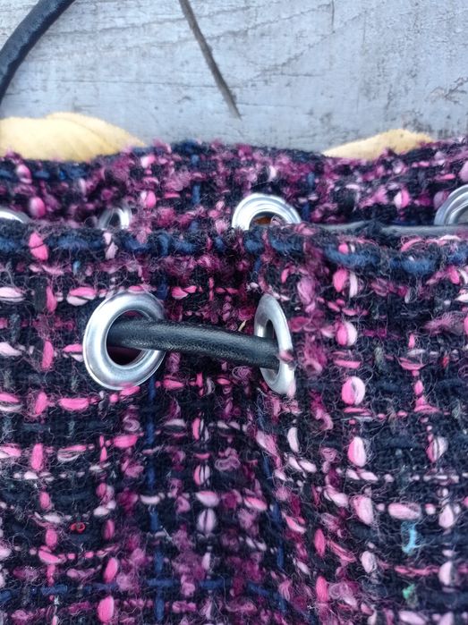 Женская сумка-сумка из твида в клетку и шарф.