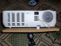 projektor NEC V230X