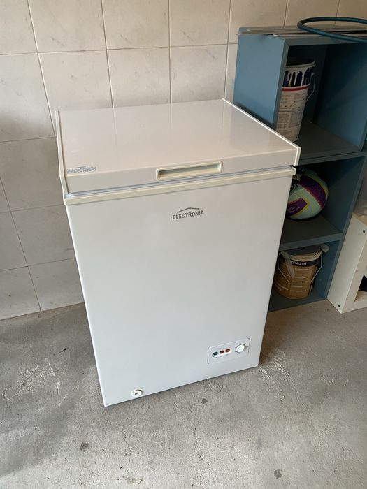 Arca horizontal Electronia NS-129CN