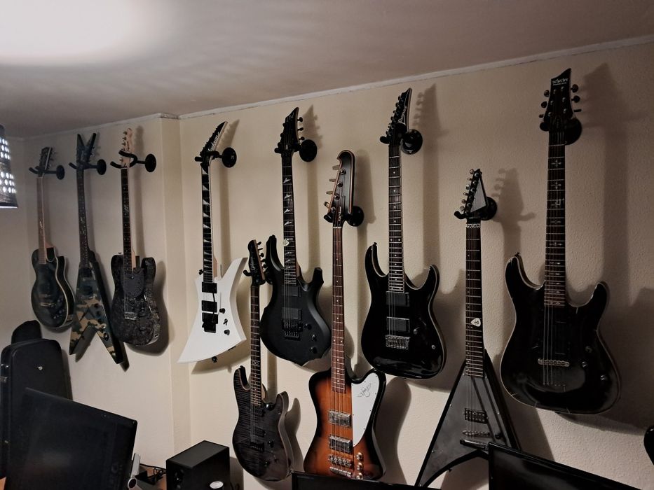 Lote de guitarras e baixos elétricos