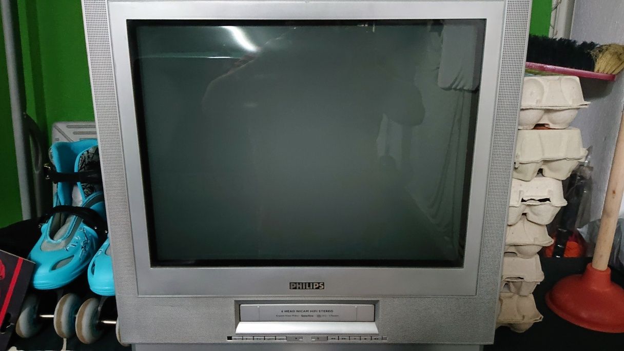 Telewizor Philips z magnetowidem stereo