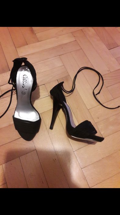 Nowe czarne sandały wiązane sznurki zamszowe szpilki 36