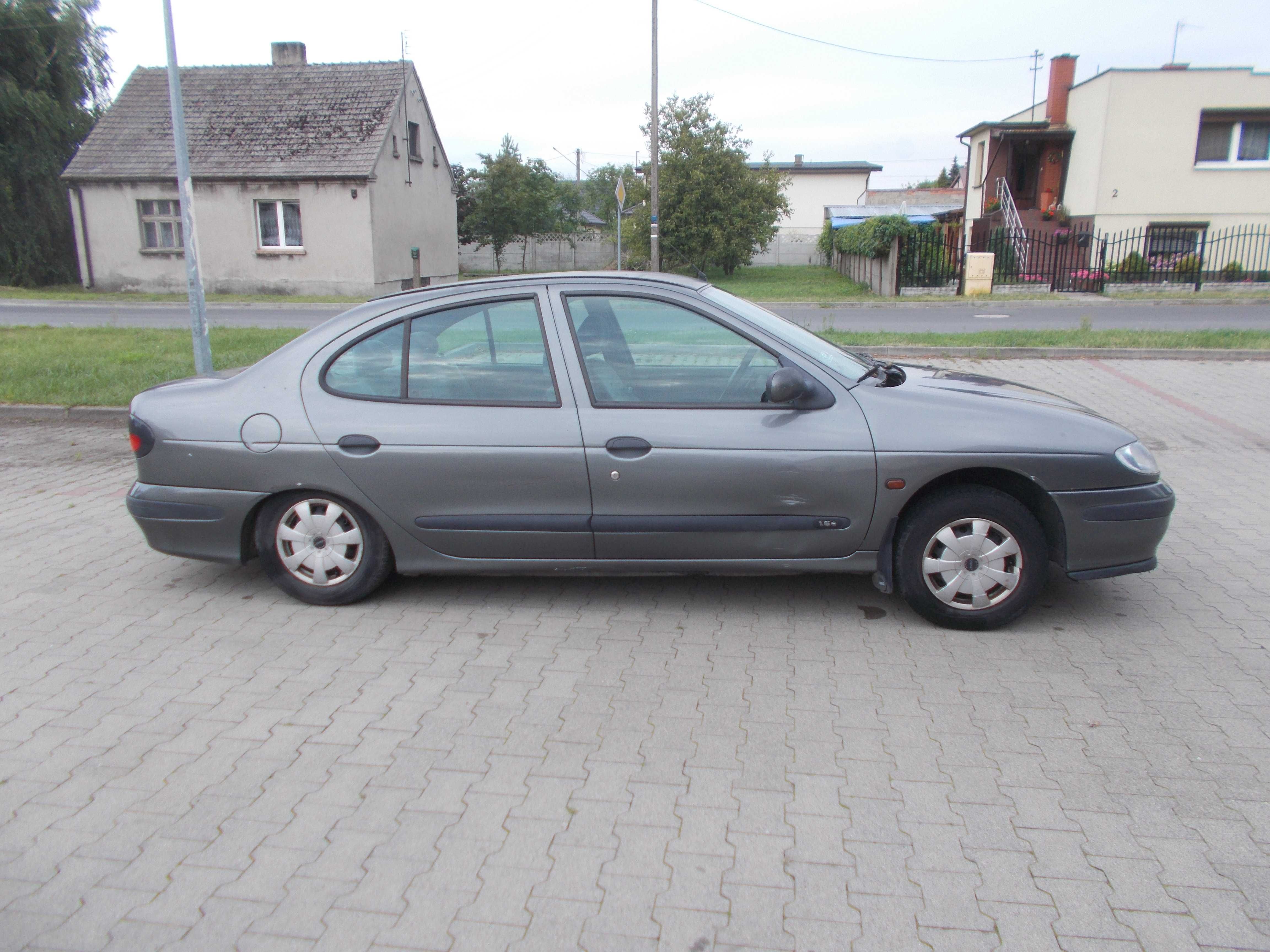 Drzwi prawe przednie przód Renault Megane I 1 przed liftem kolor MV630