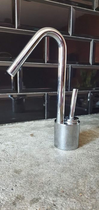 Bateria umywalkowa nablatowa