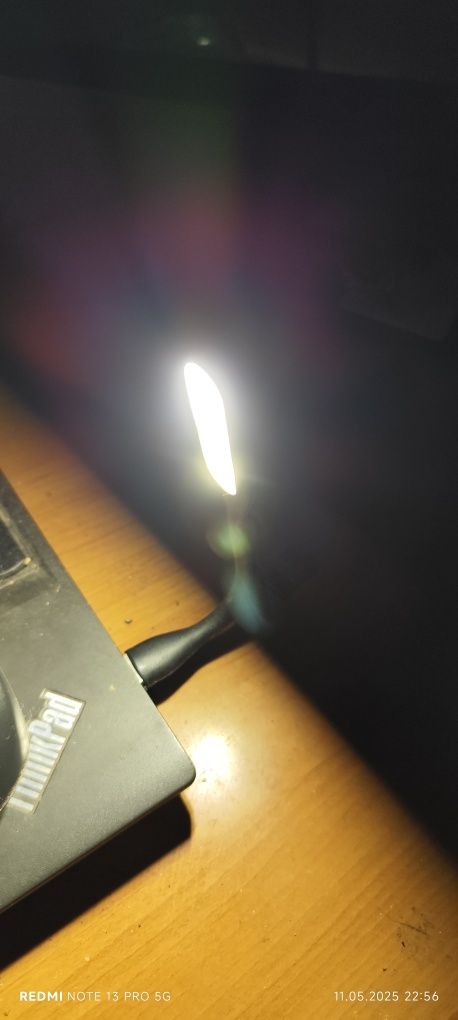 Lampa USB elastyczna.
