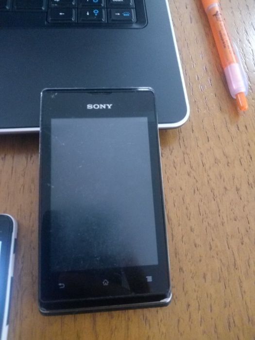 Sony experia E