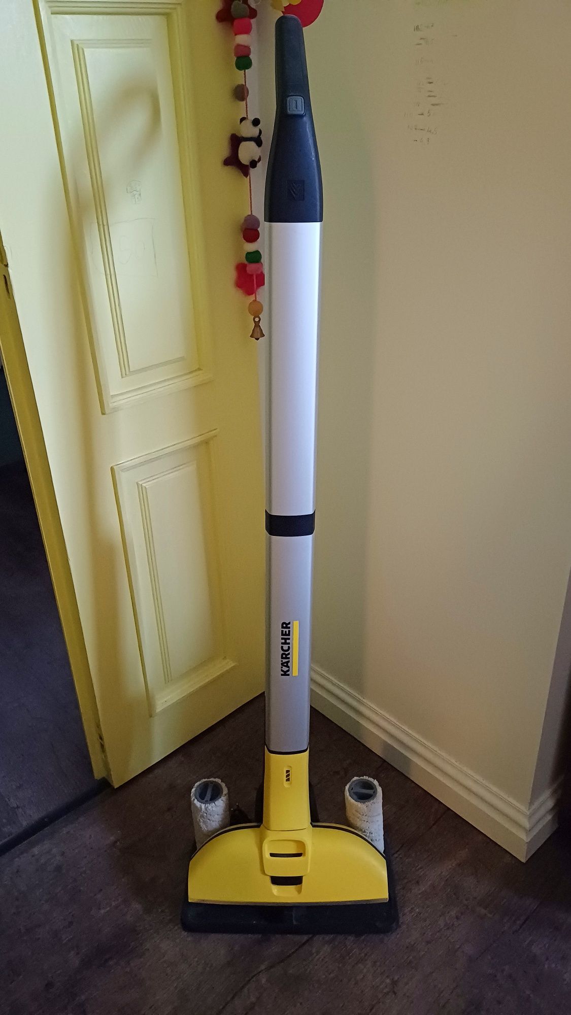 Моющий пылесос швабра Karcher аккумуляторная