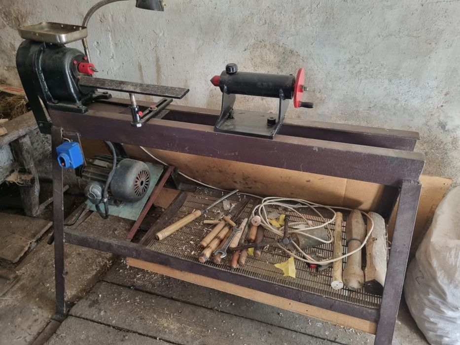 Станок токарний по дереву