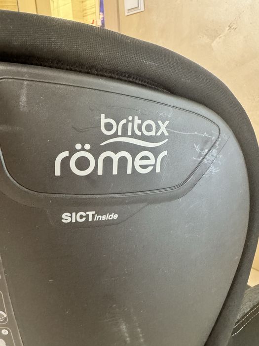 Продам автокресло Britax