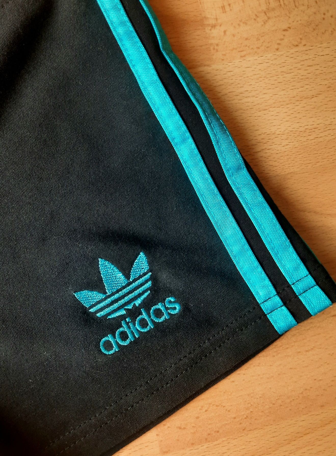 Krótkie spodenki szorty Adidas Originals jak nowe
