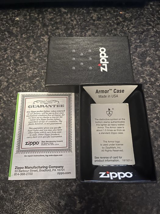 Zapalniczka Zippo, mosiądz, benzynowa Armor.