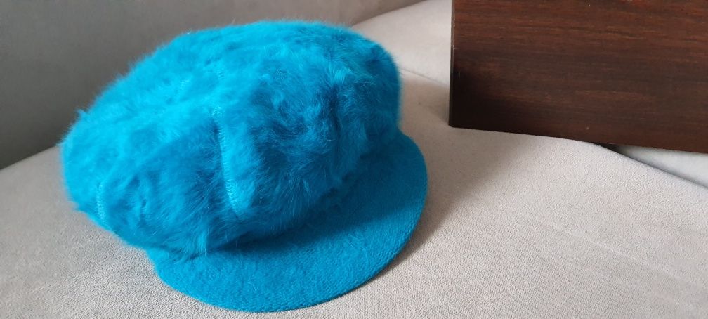 Turkusowy beret z daszkiem angora