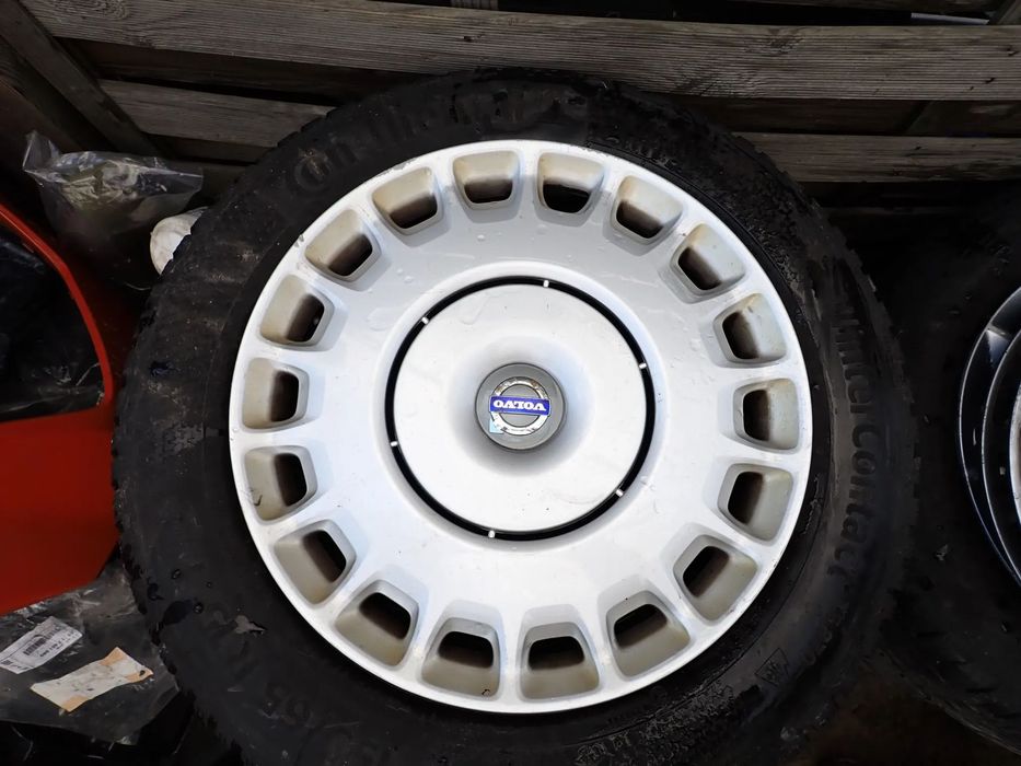 KOMPLET OPONY ZIMOWE I KOŁPAKI 15 CALI VOLVO V40 V50 5X108