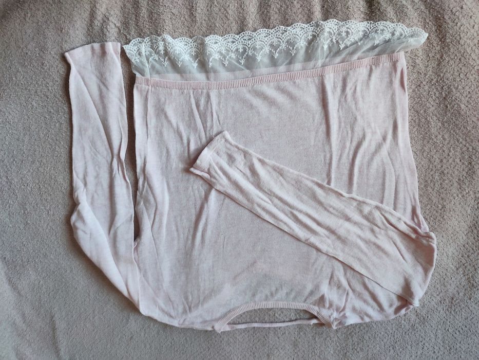 Krótka bluzka sweterek H&M r. 134/140 jasny róż z koronką