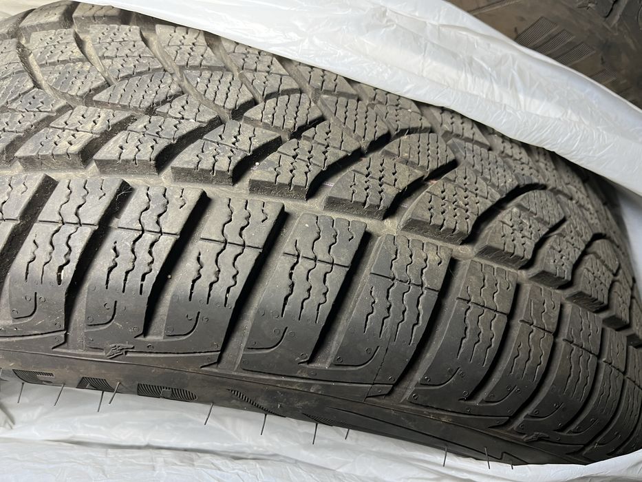 Зимові шини Goodyear UltraGrip 8 205/55 R16 91H