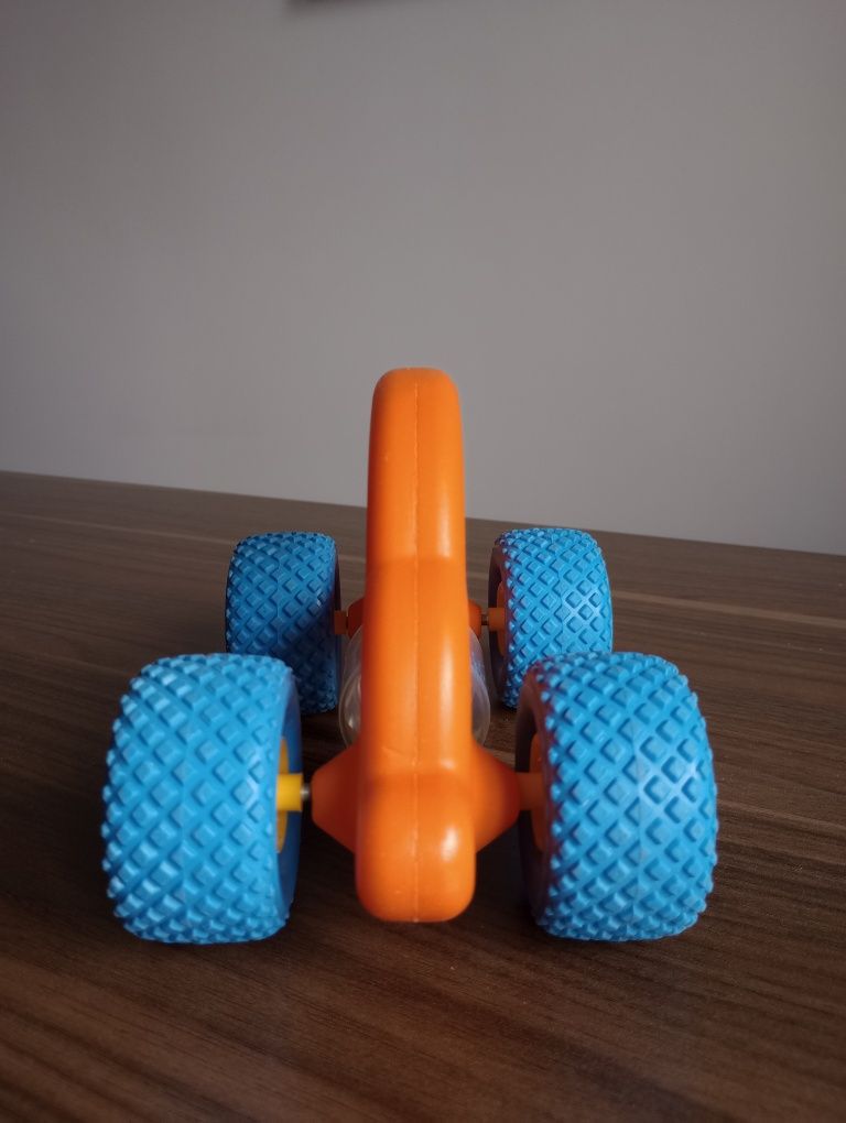 Auto, autko grzechotka firmy Wader, dobra jakość