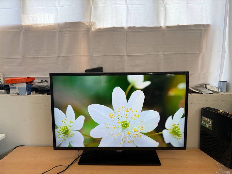 Телевізор Samsung / 40” / Full HD / Smart TV (без Wi-Fi)