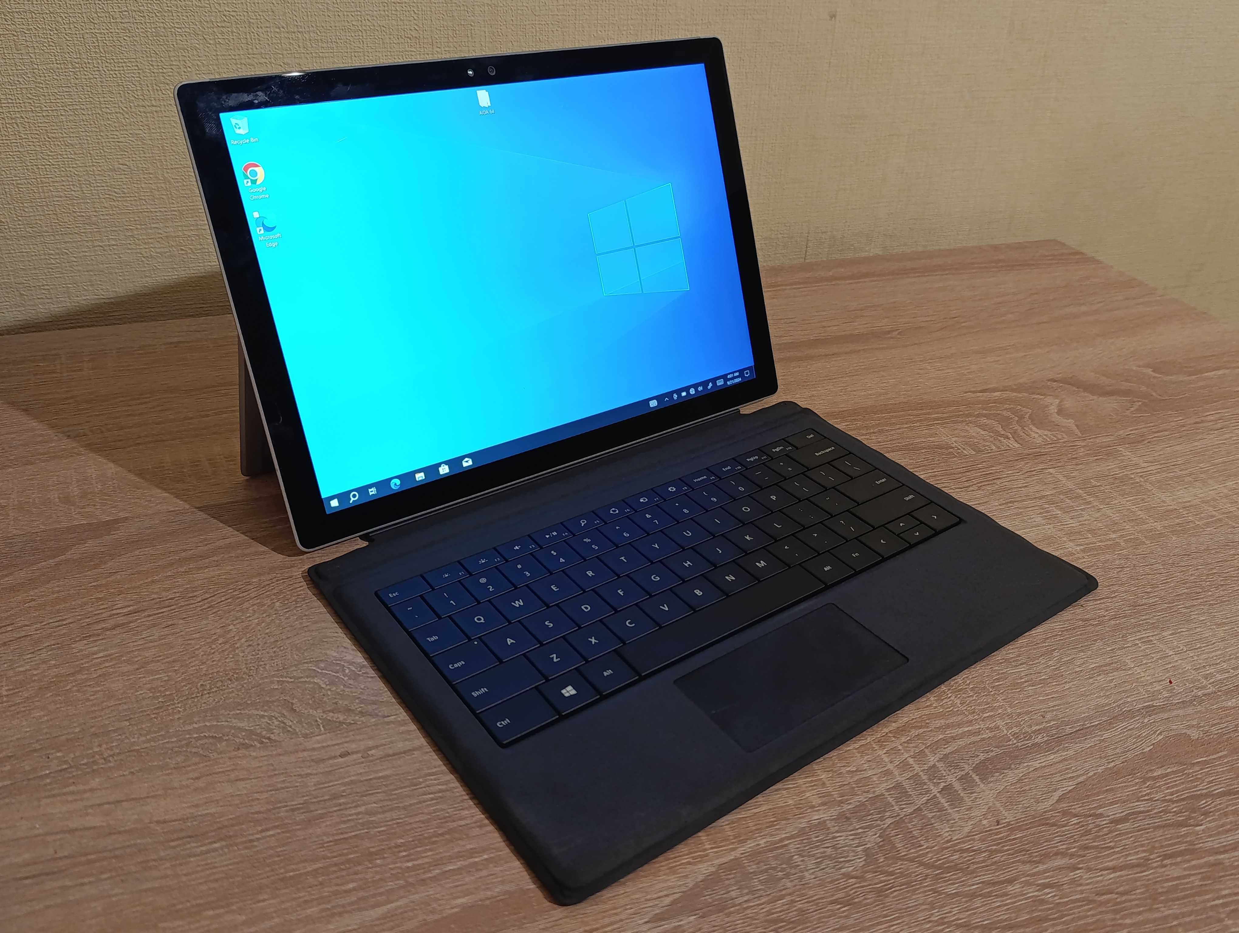 Microsoft Surface Pro 4 / i7-6650U /8 RAM / 256 SSD / QHD+ IPS 12.5"