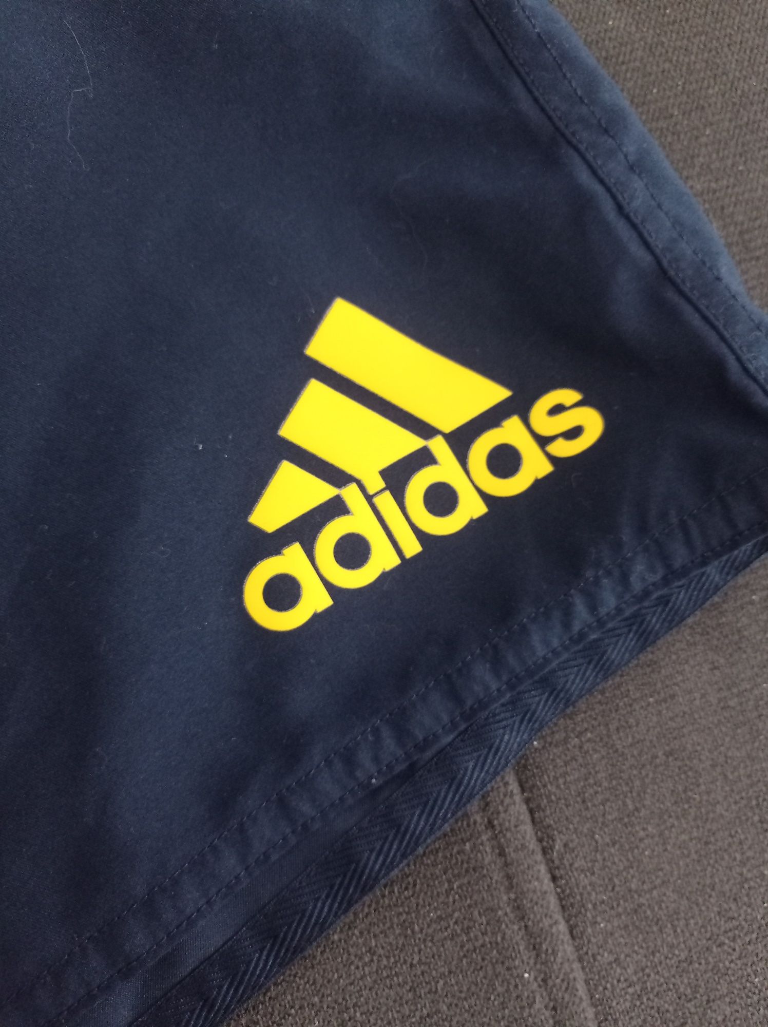 Krótkie spodenki męskie adidas L granatowe