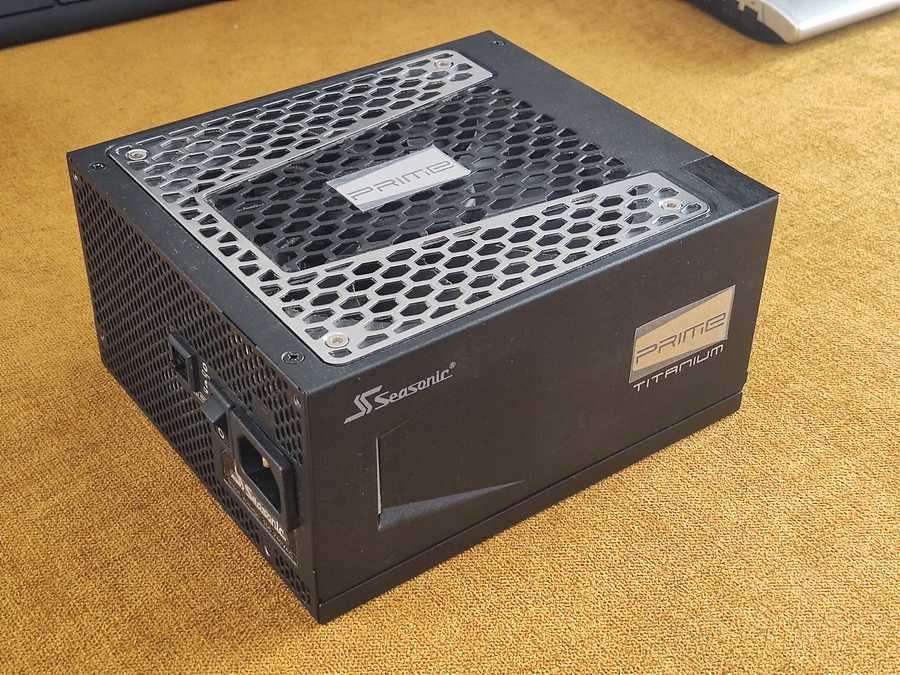 Seasonic Prime Titanium 650W PSU Fonte de alimentação