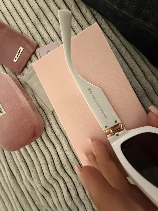 Okulary przeciwsłoneczne Miu Miu