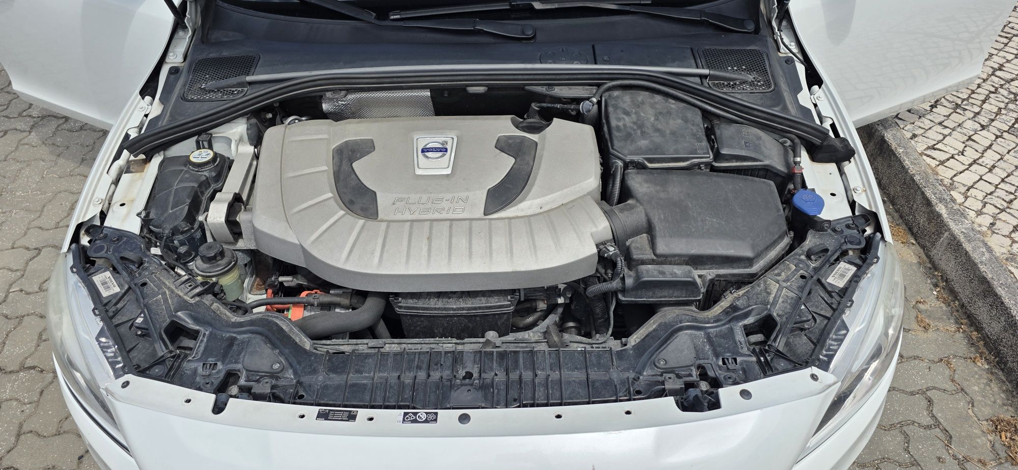 Volvo V60 D6 2.4