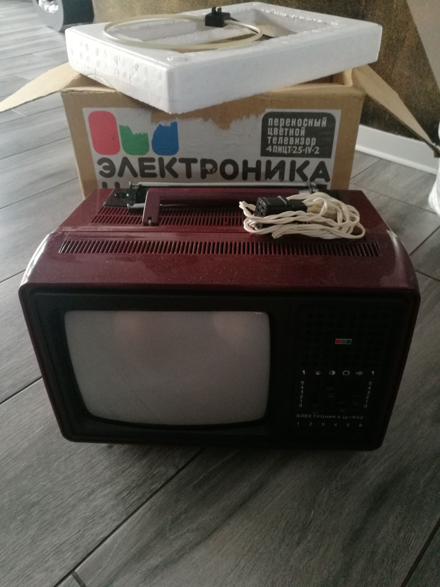 Telewizor Elektronika C 432