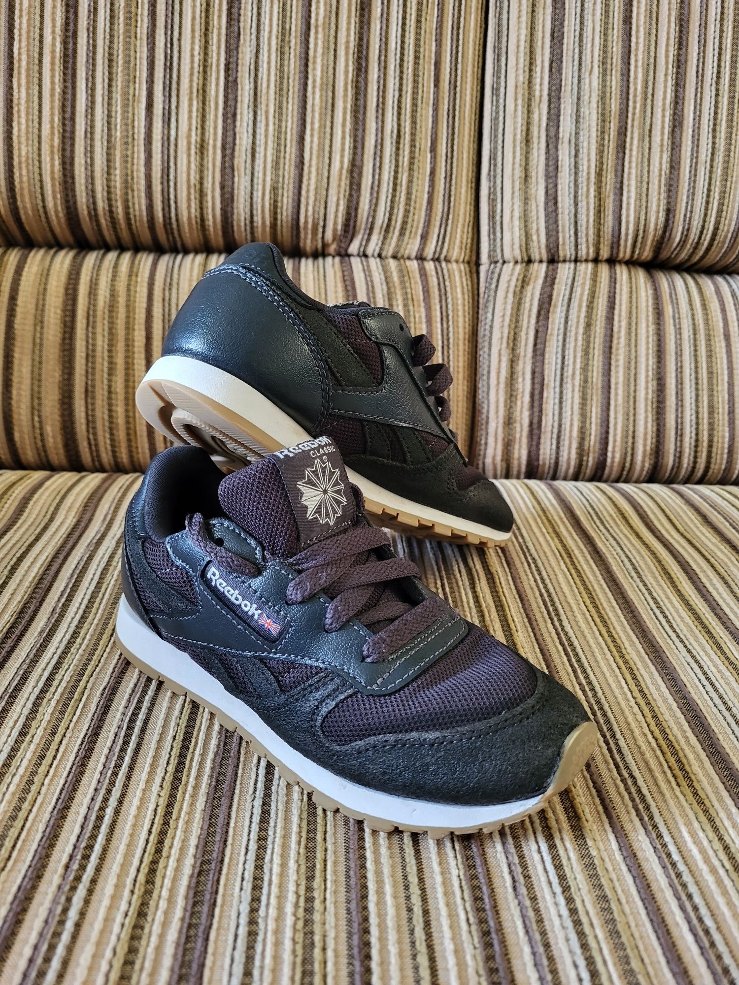 Кроссовки кожа Reebok original EUR 28, по стельке 17,5 см