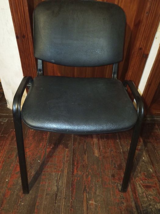 Стільці різні 400