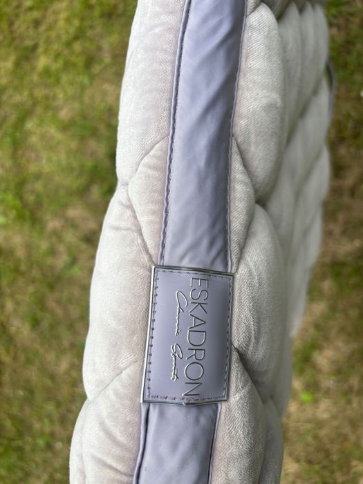 Eskadron silk purple cotton pad