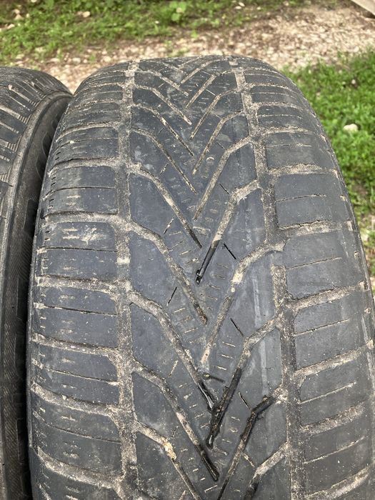 Шини Semperit Зима 215/65R16