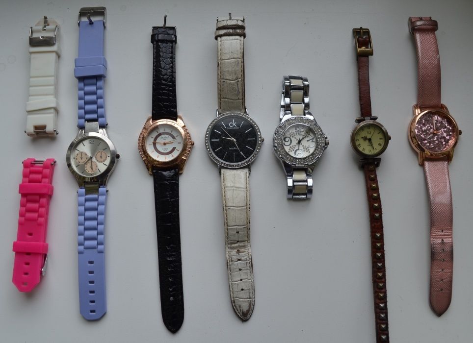 Комплект жіночих наручних годинників