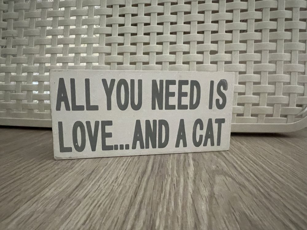 All You Need Is Love …And A Cat интерьер/ деревяный блок/ декор