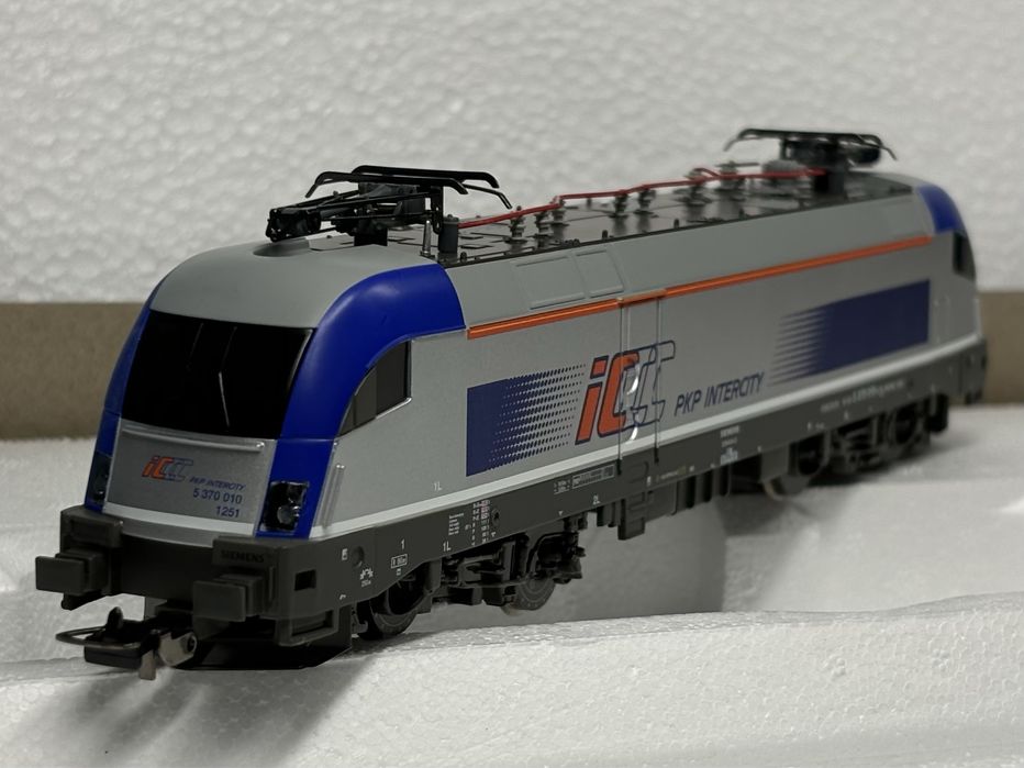 Lokomotywa EU44 Taurus Husarz PKP Intercity Piko H0 1:87
