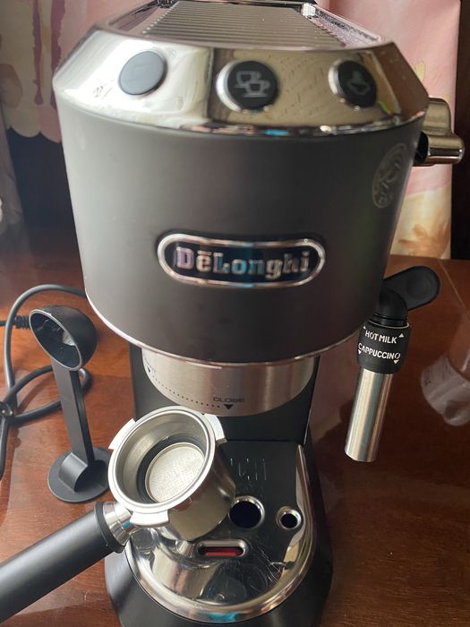 Кофемашина DeLonghi в отличном состоянии