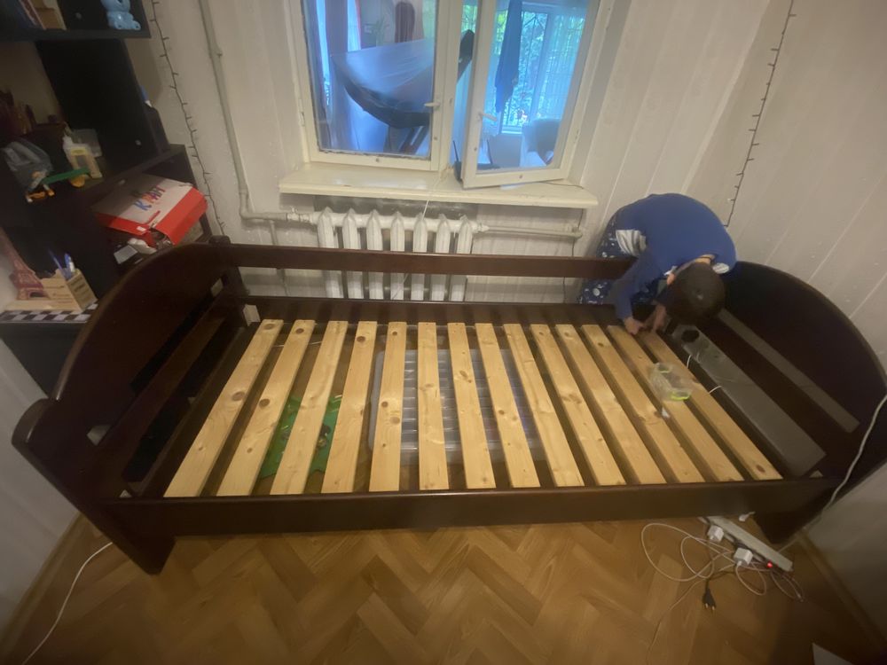 Продам СРОЧНО б/у кровать 90*200. ТОРГ