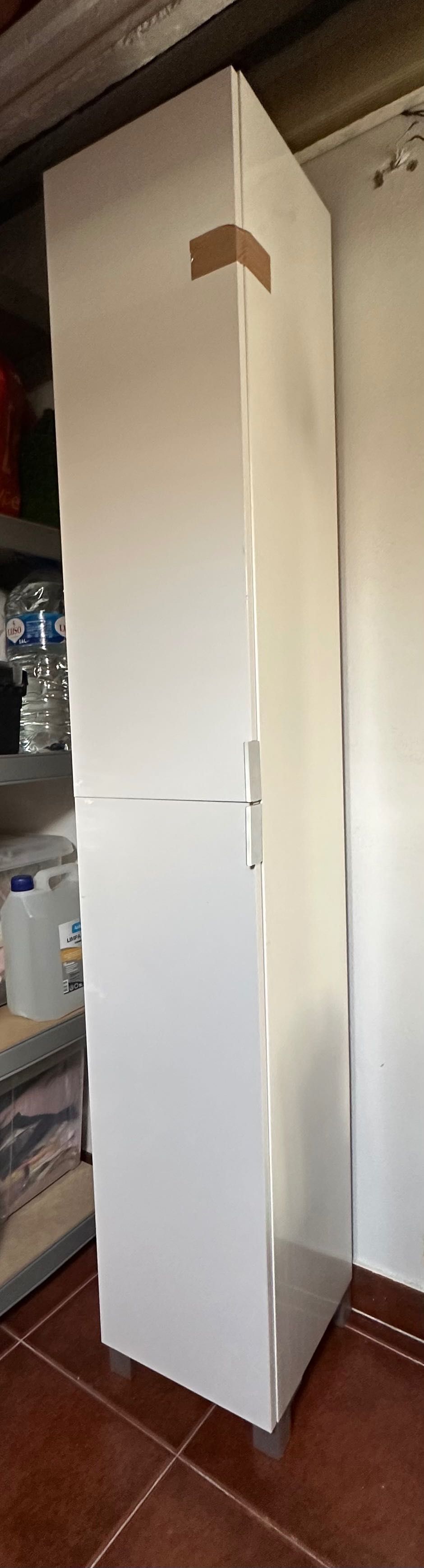 Móveis de pé casa de banho