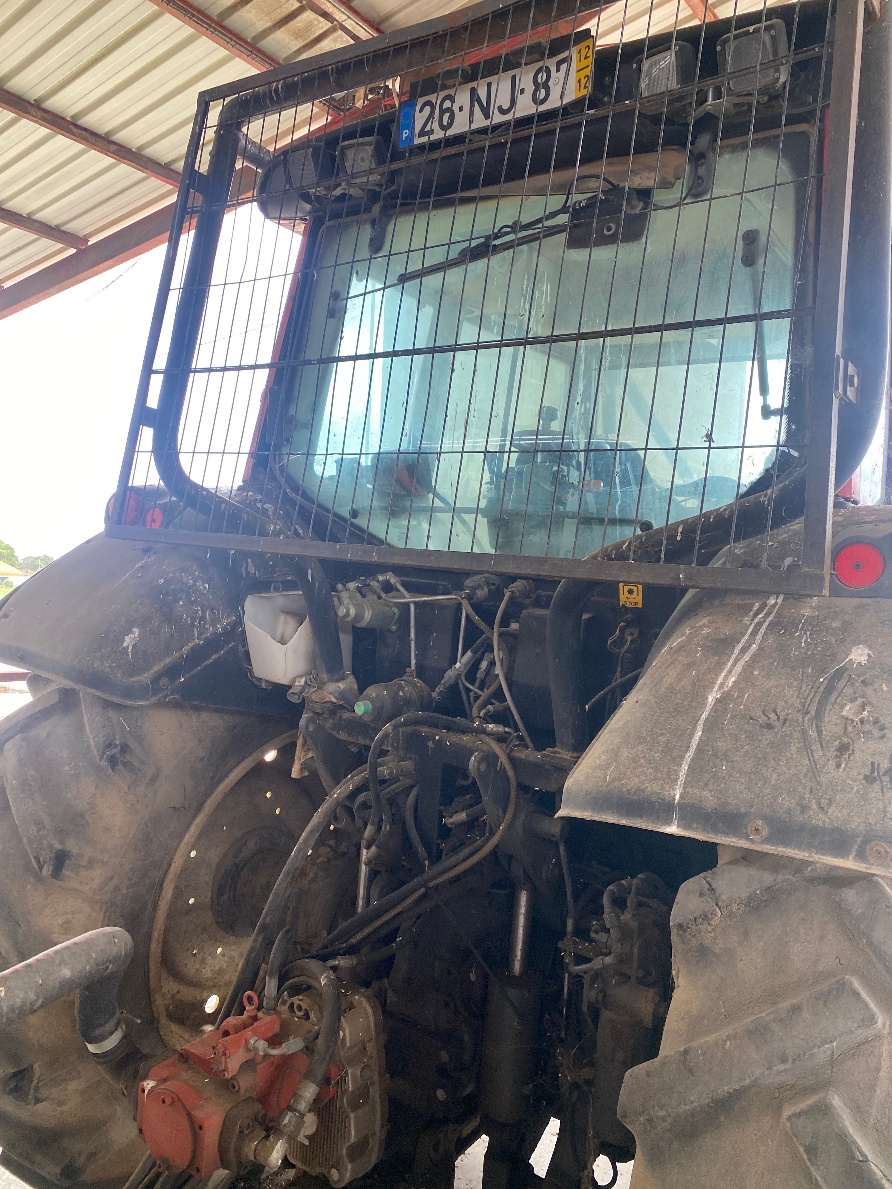 Valtra Florestal T153 c/grua Costa
