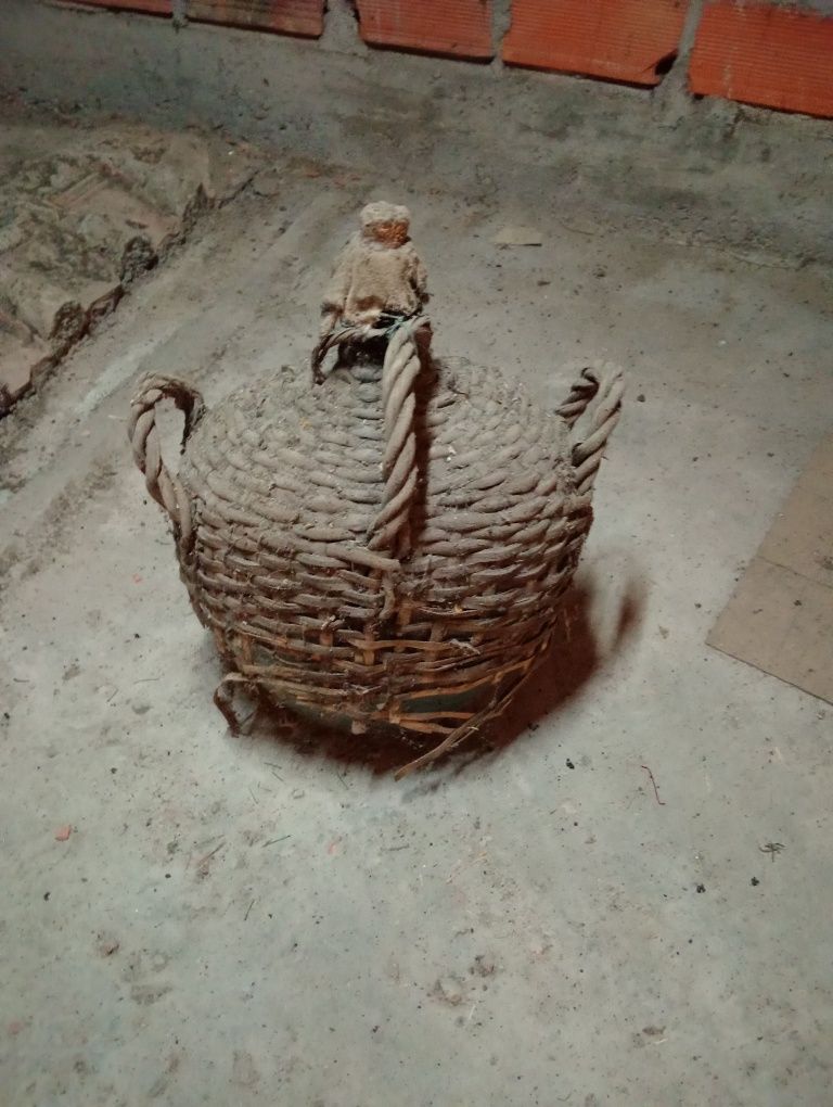 Garrafões antigos em palha de 20lt