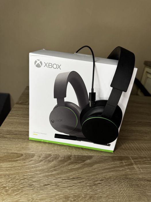 Приставка XBOX SERIES X 1 TB, геймерські бездротові навушники Xbox