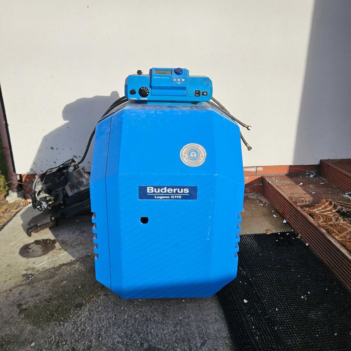 Piec olejowy Buderus G115 + sterownik R2105 SO + palnik