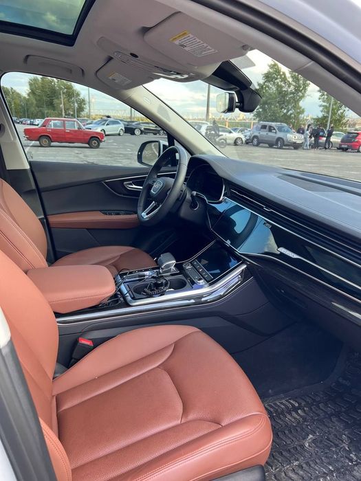 Audi Q7.Quattro Білого кольору кросовер