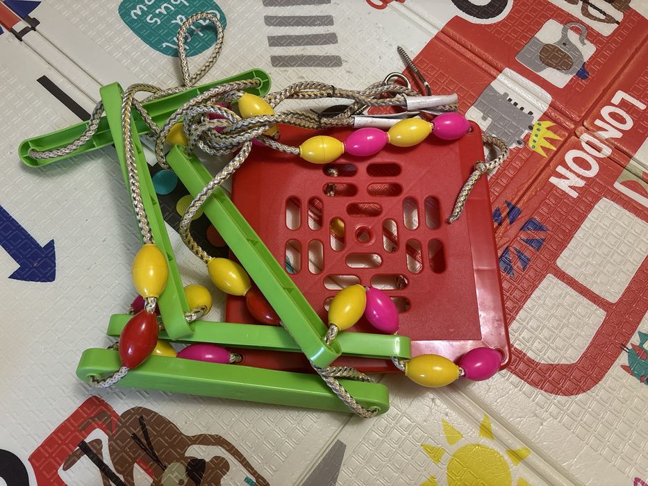 Гойдалки для дітей